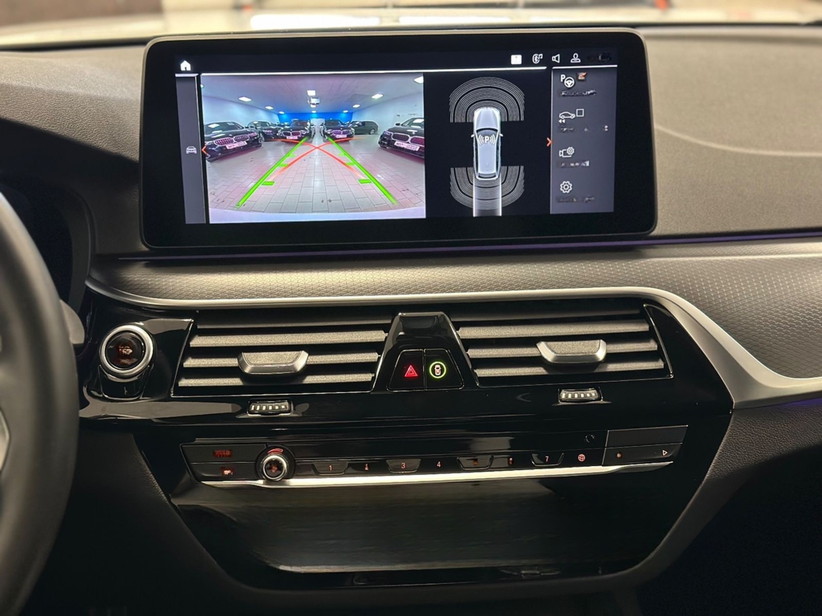 BMW 530i/Aut/LCPProf/Navi/AHK/Park&DrivAss/M-Sport foto 4