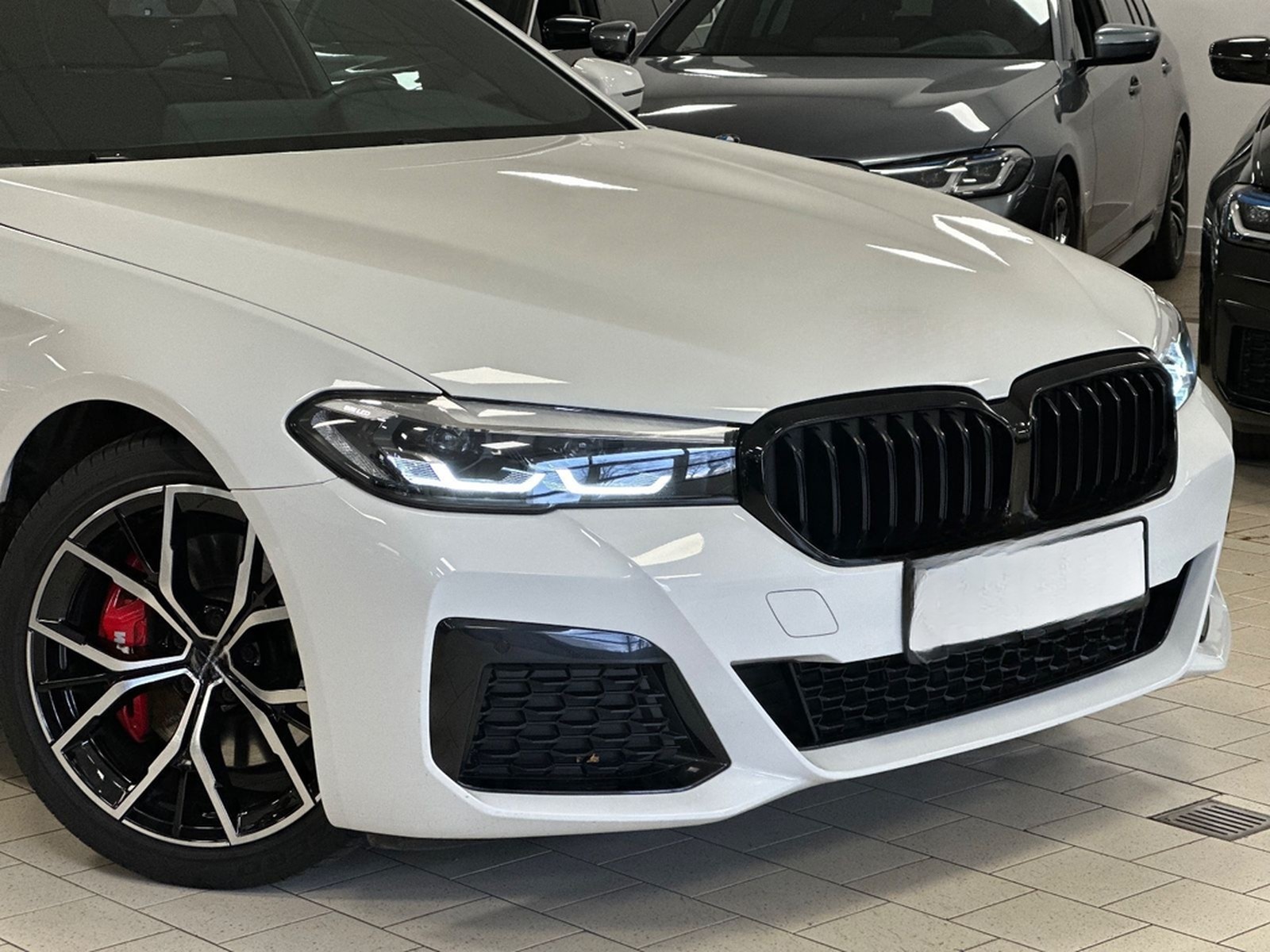 BMW 530i/Aut/LCPProf/Navi/AHK/Park&DrivAss/M-Sport foto 5