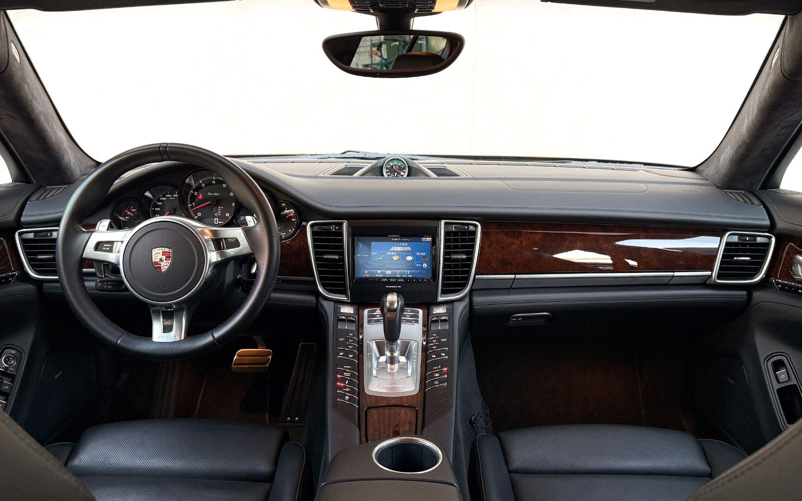 Porsche Panamera Turbo foto 10