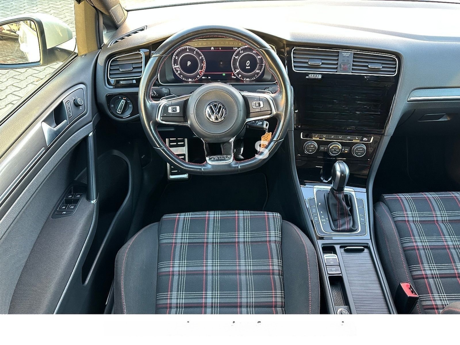 Volkswagen Golf Lim. GTI Performance 245 PS*DSG*SHZ*LED* foto 11