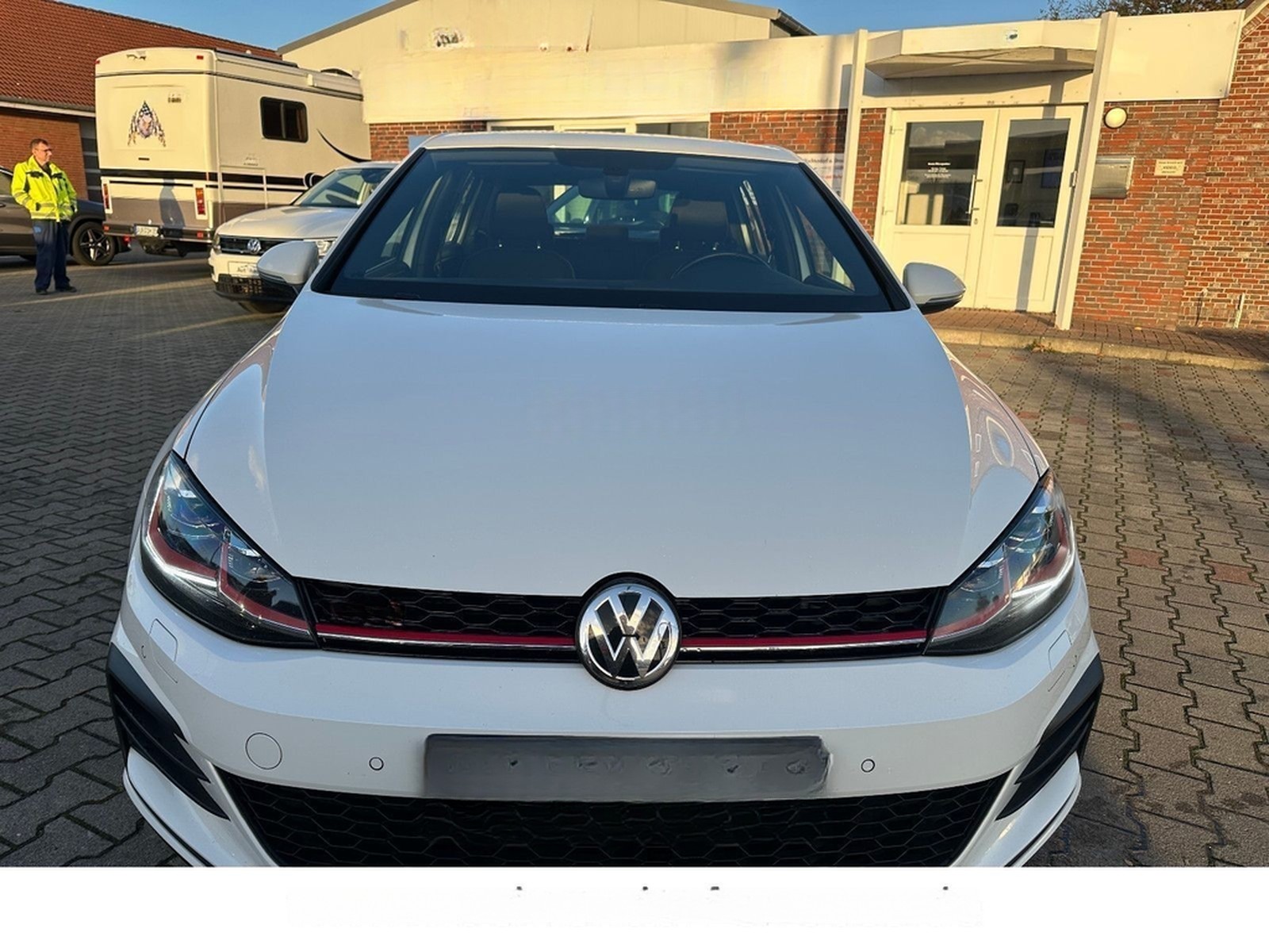 Volkswagen Golf Lim. GTI Performance 245 PS*DSG*SHZ*LED* foto 5