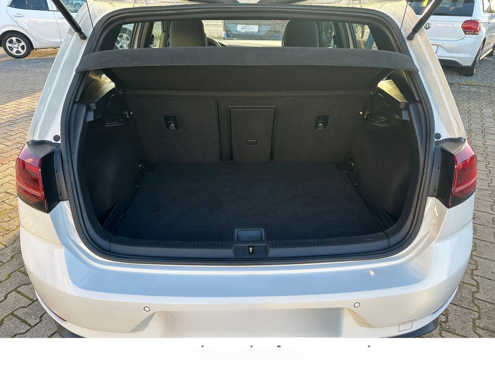 Volkswagen Golf Lim. GTI Performance 245 PS*DSG*SHZ*LED* foto 9