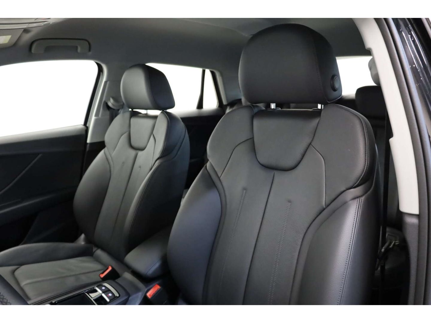 Audi Q2 35 TFSI S line S-Tronic Leder/NAV/Virt/RFK/SH foto 11