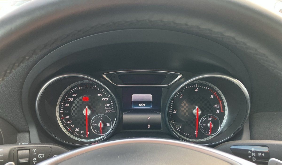 Mercedes-Benz A 180 d AMG Line KAMERA+SHZ+NAVI+PANO foto 16
