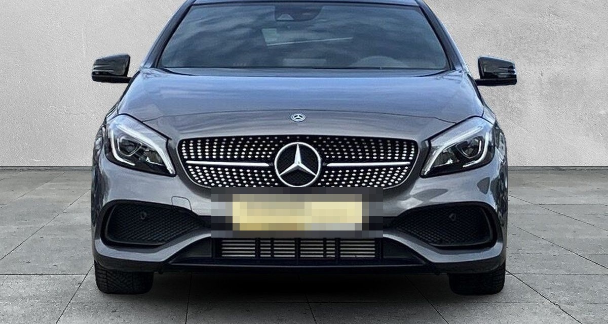 Mercedes-Benz A 180 d AMG Line KAMERA+SHZ+NAVI+PANO foto 8