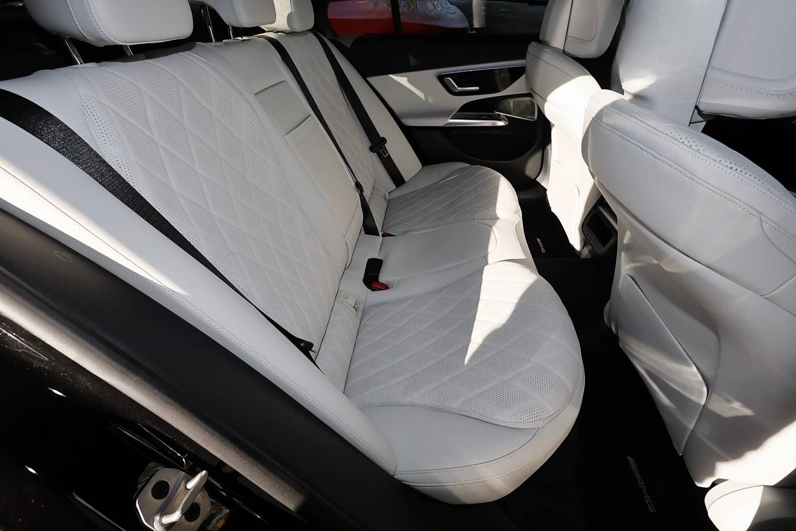 Mercedes-Benz E 220 d 4M AMG Leder grau+DIG-LED+Pano+HUD+AHK foto 6