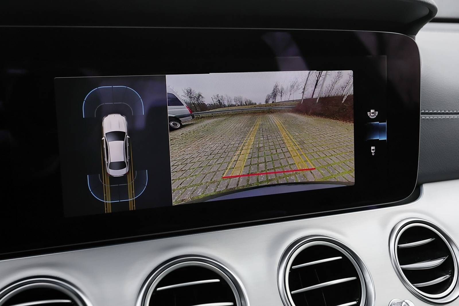 Mercedes-Benz E 300 de 4M AMG AHK+KAMERA+CARPLAY+MBUX+LED+18" foto 10