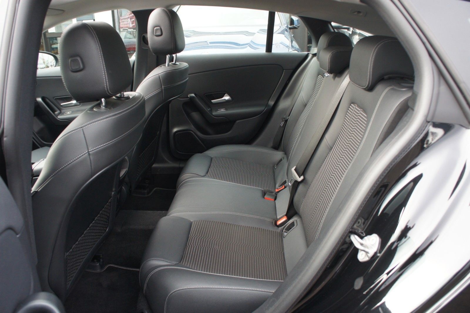 Mercedes-Benz CLA 250e Shooting Brake*AHK*PANO*LED*APP*HYBRID foto 14