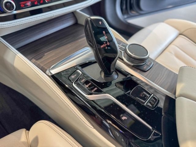 BMW 520 d Touring Luxury Line Memory+Pano+Laserlicht foto 11