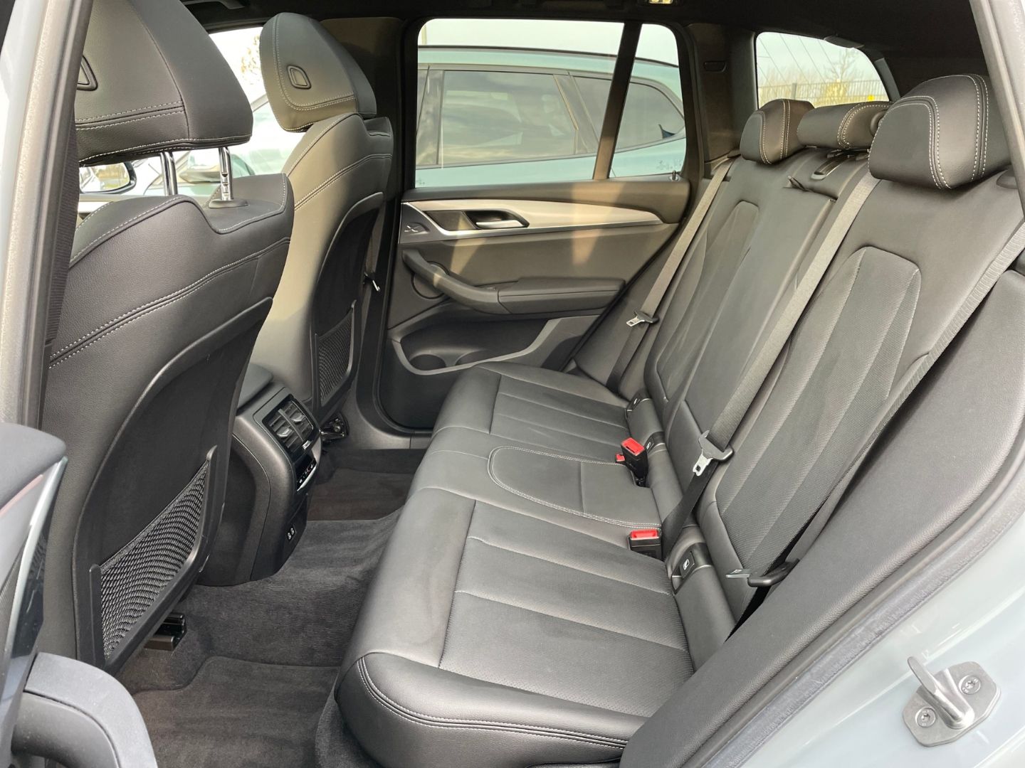 BMW X3 xDrive20d M Sport AHK Pano adap LED Navi foto 9