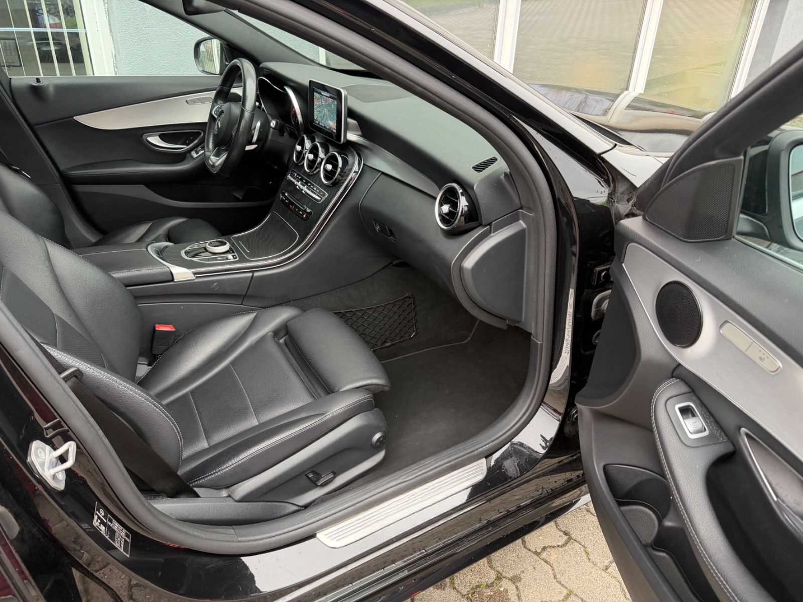 Mercedes-Benz C 180 D Limousine AMG LINE LEDER NAVI LED KAM foto 16