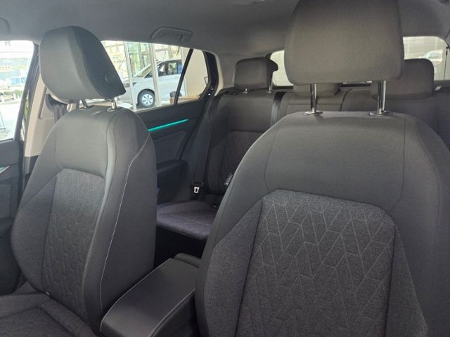 Volkswagen Golf  VIII MOVE 1.5 eTSI DSG LED+ NAV ACC HUD AH foto 12