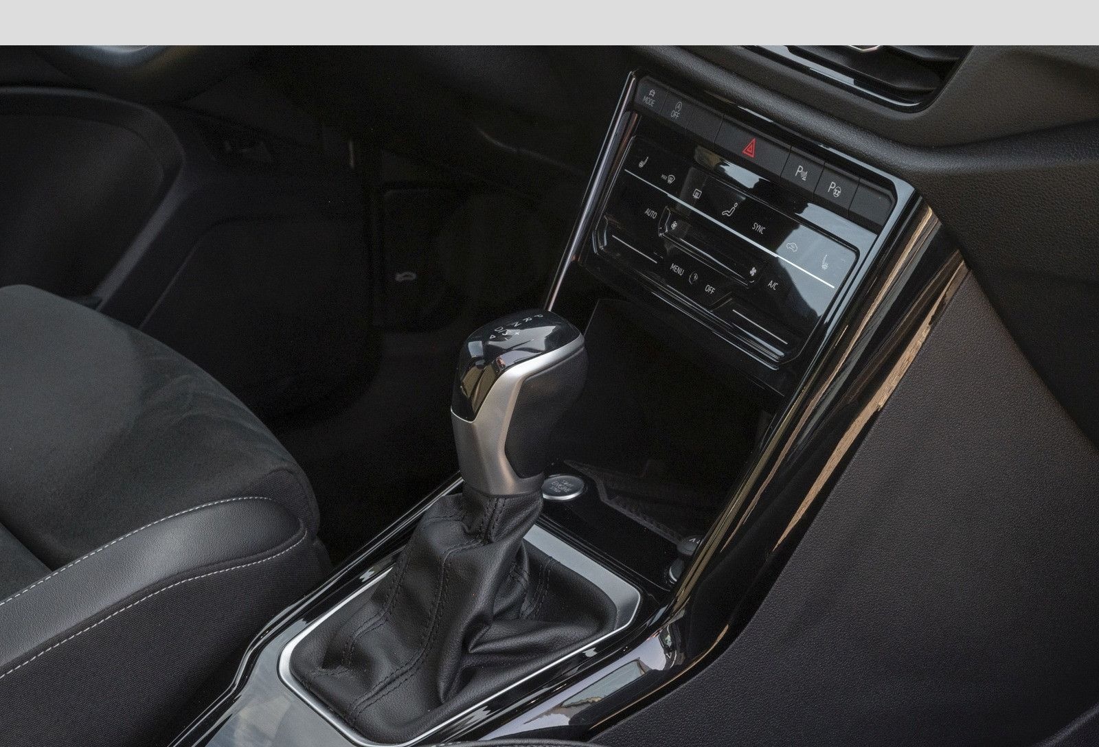 Volkswagen T-Roc 2.0 TDI DSG R-Line Black Style AHK/IQ.Driv foto 10