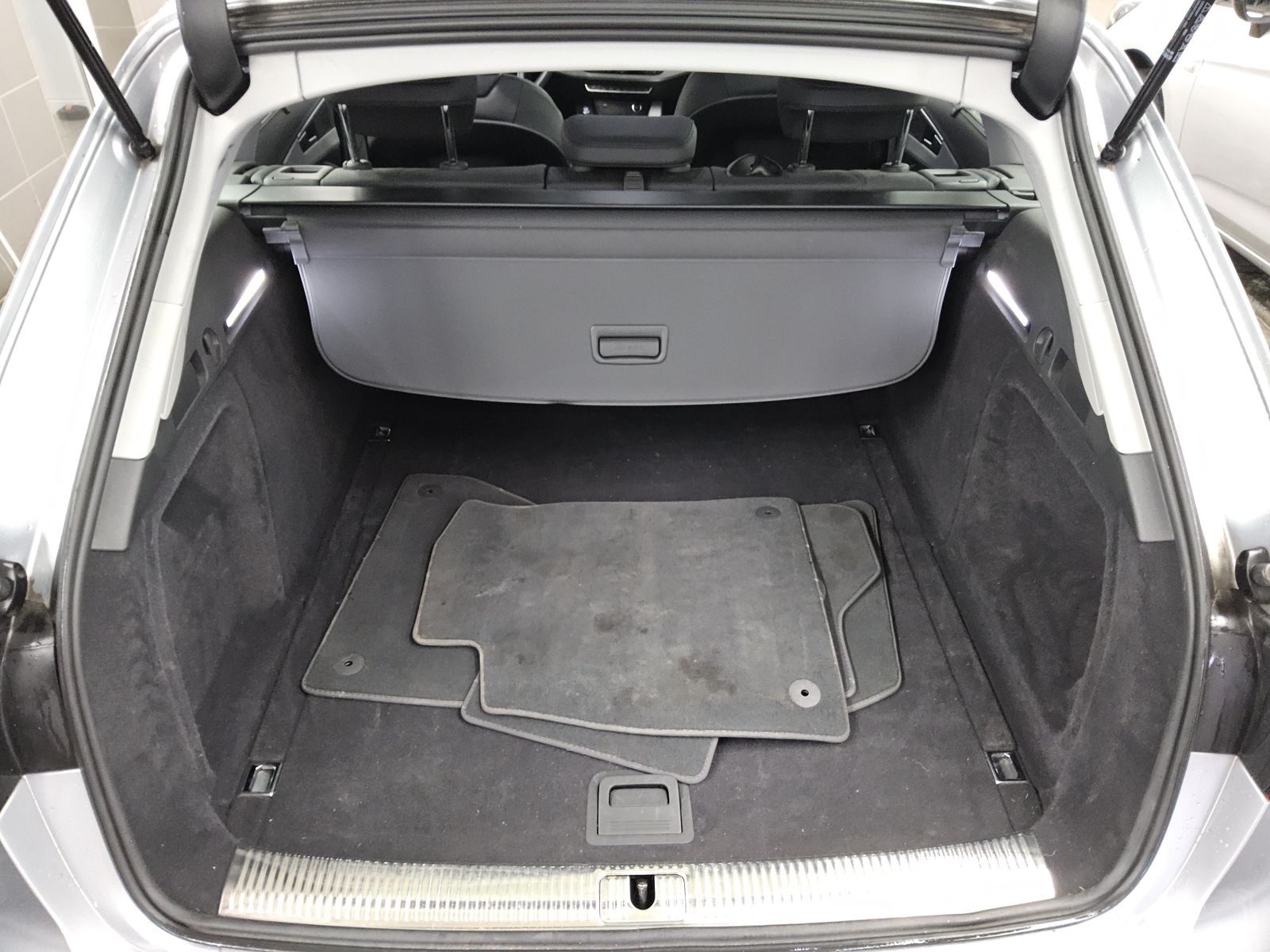 Audi A4 Avant 40 TDI Leder Navi LED PDC Shz Tempomat foto 11