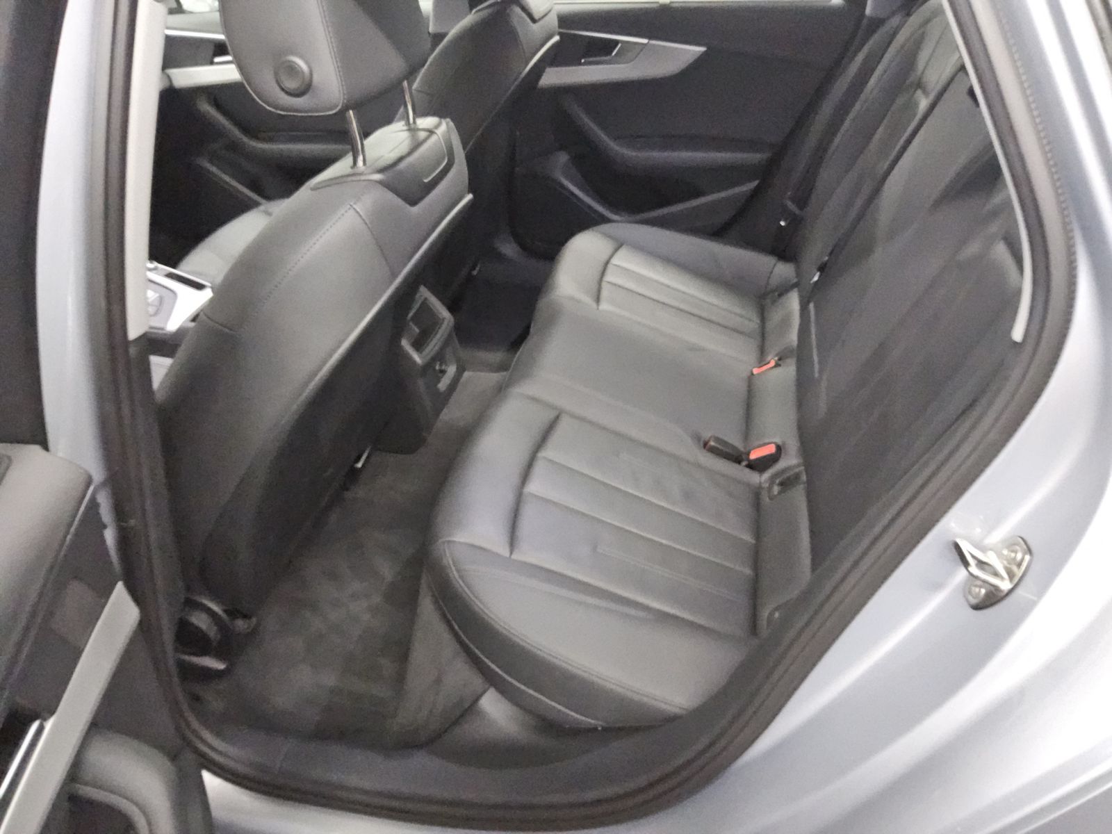 Audi A4 Avant 40 TDI Leder Navi LED PDC Shz Tempomat foto 12