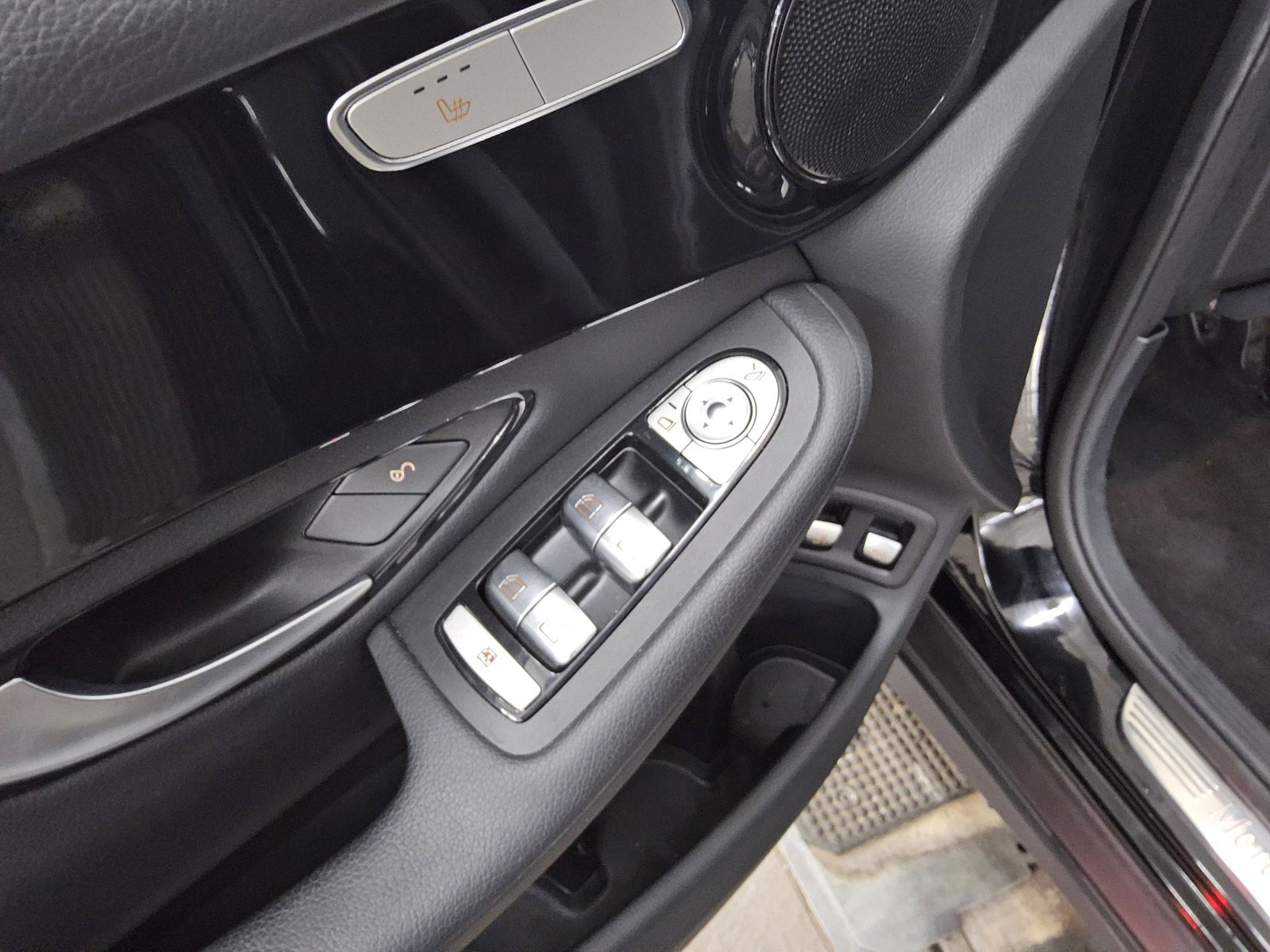 Mercedes-Benz GLC 300 e 4M Leder Navi LED Kamera Sound foto 9