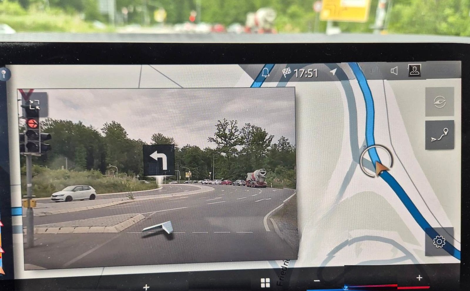 BMW 220 Active Tourer i M Sport Pano HeadUp AHK 360° foto 10