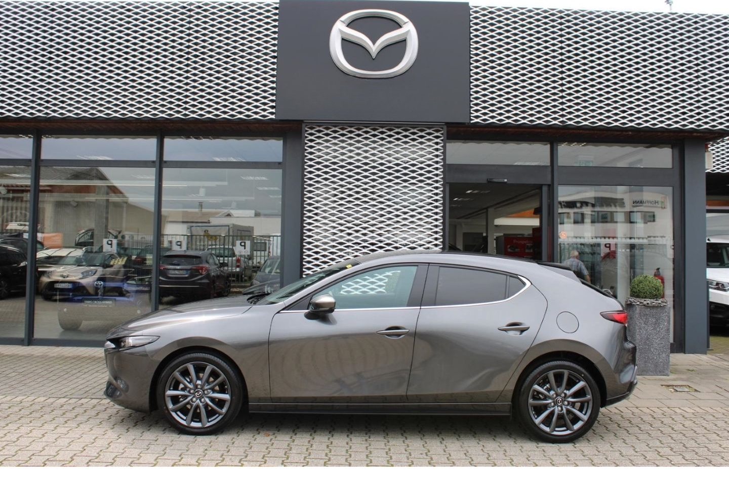 Mazda 3 EXCLUSIVE+MATRIX+BOSE+HEAD-UP+CARPLAY+GJ-RÄDER foto 2
