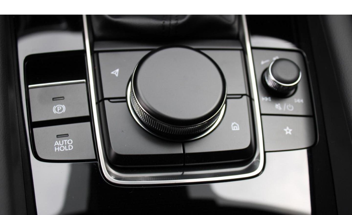 Mazda 3 EXCLUSIVE+MATRIX+BOSE+HEAD-UP+CARPLAY+GJ-RÄDER foto 14