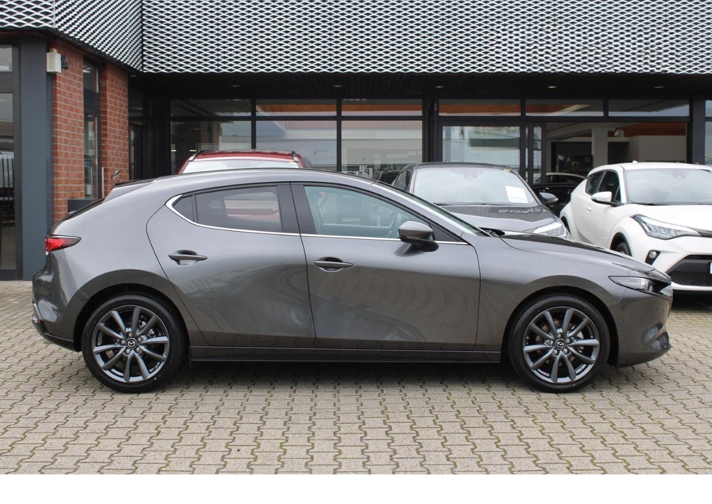 Mazda 3 EXCLUSIVE+MATRIX+BOSE+HEAD-UP+CARPLAY+GJ-RÄDER foto 6
