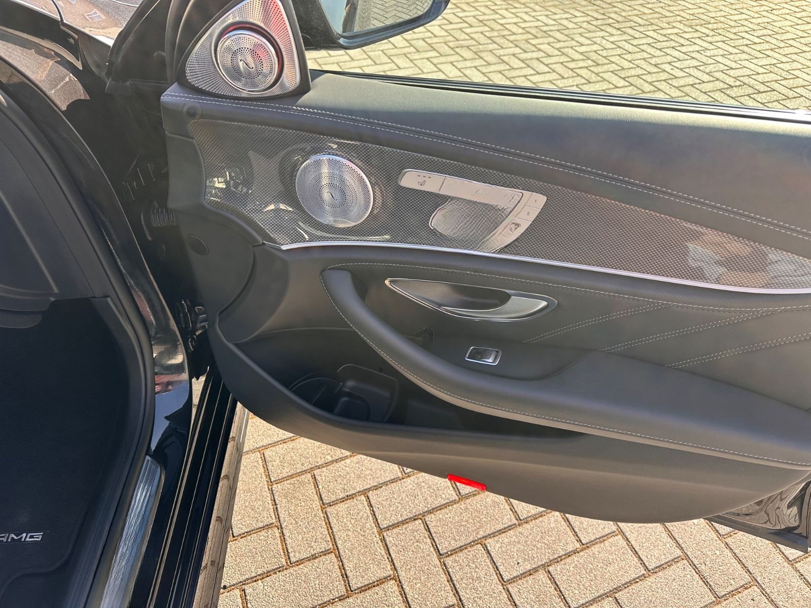 Mercedes-Benz E 63 S AMG foto 11