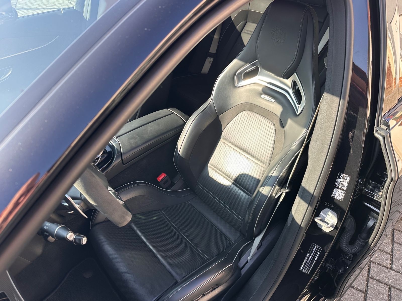 Mercedes-Benz E 63 S AMG foto 12