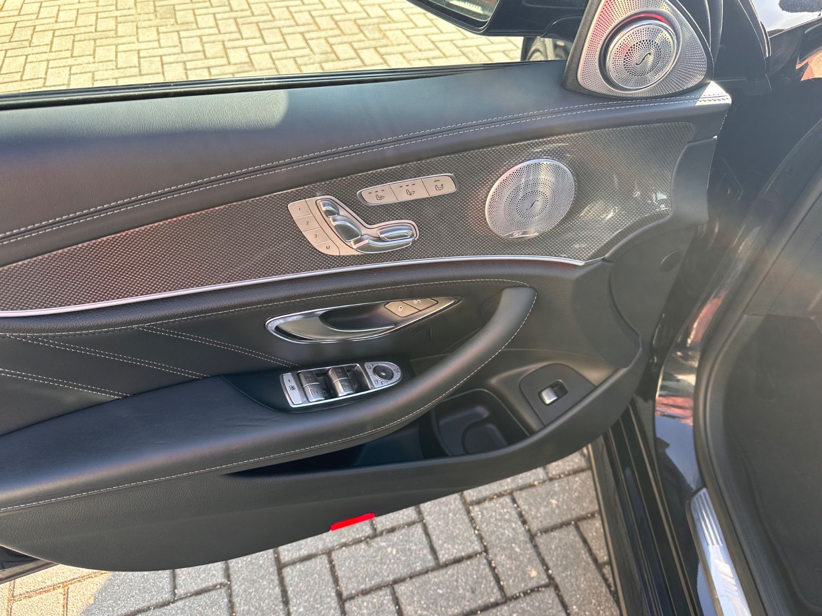 Mercedes-Benz E 63 S AMG foto 13