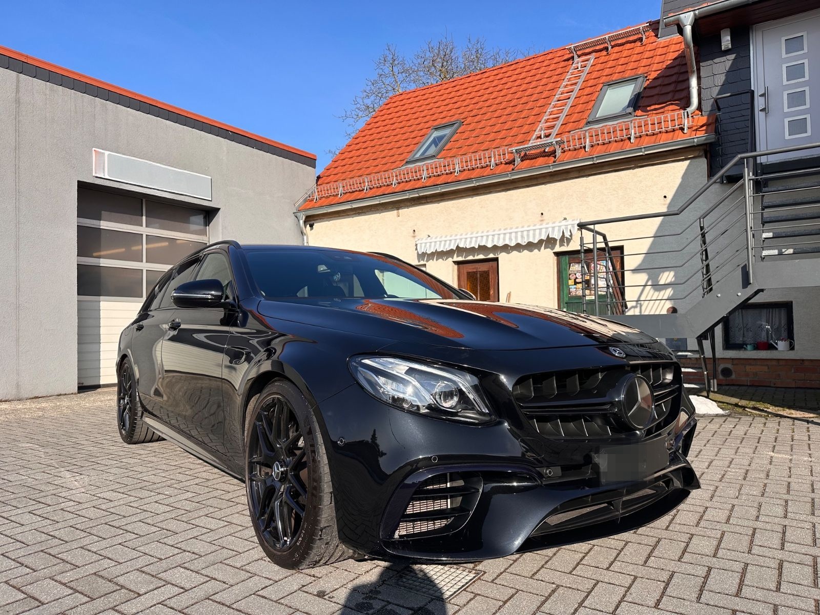Mercedes-Benz E 63 S AMG foto 3
