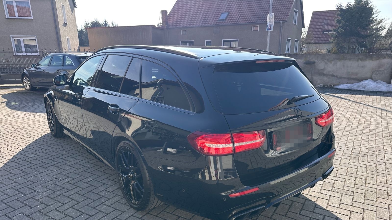 Mercedes-Benz E 63 S AMG foto 5