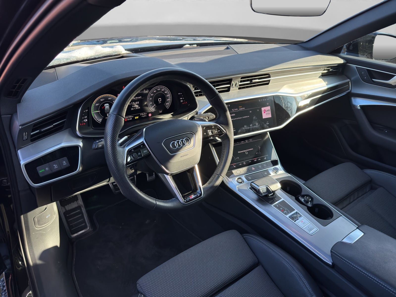 Audi A6 Avant 55 TFSI e Q S LINE PANO AHK HuD LM20 foto 5