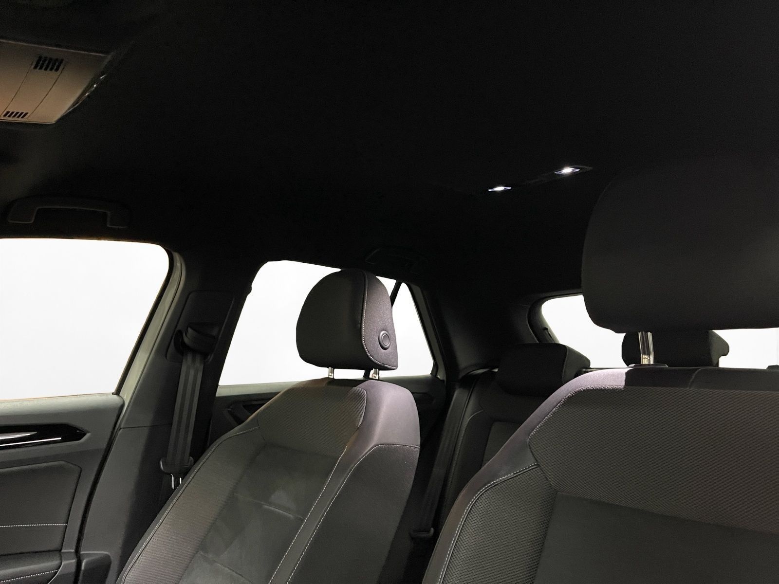 Volkswagen T-Roc 1.5 TSI R-Line AHK Matrix LM 18" Navi RFK foto 11