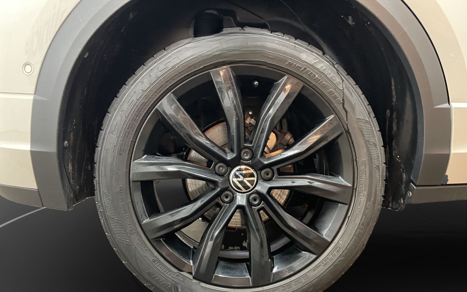 Volkswagen T-Roc 1.5 TSI R-Line AHK Matrix LM 18" Navi RFK foto 16