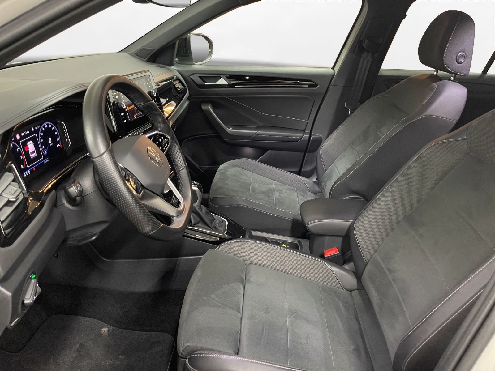 Volkswagen T-Roc 1.5 TSI R-Line AHK Matrix LM 18" Navi RFK foto 17