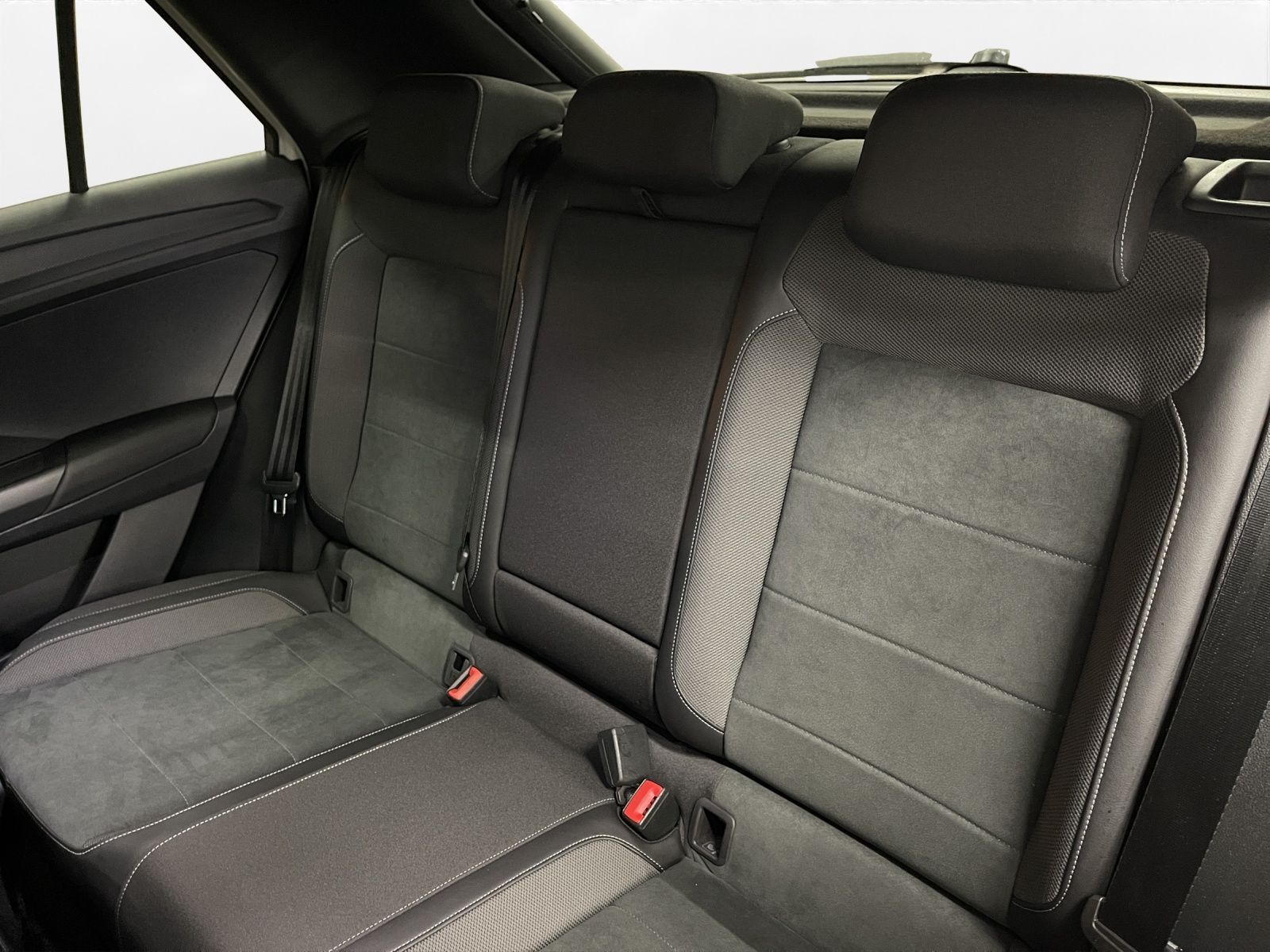 Volkswagen T-Roc 1.5 TSI R-Line AHK Matrix LM 18" Navi RFK foto 20