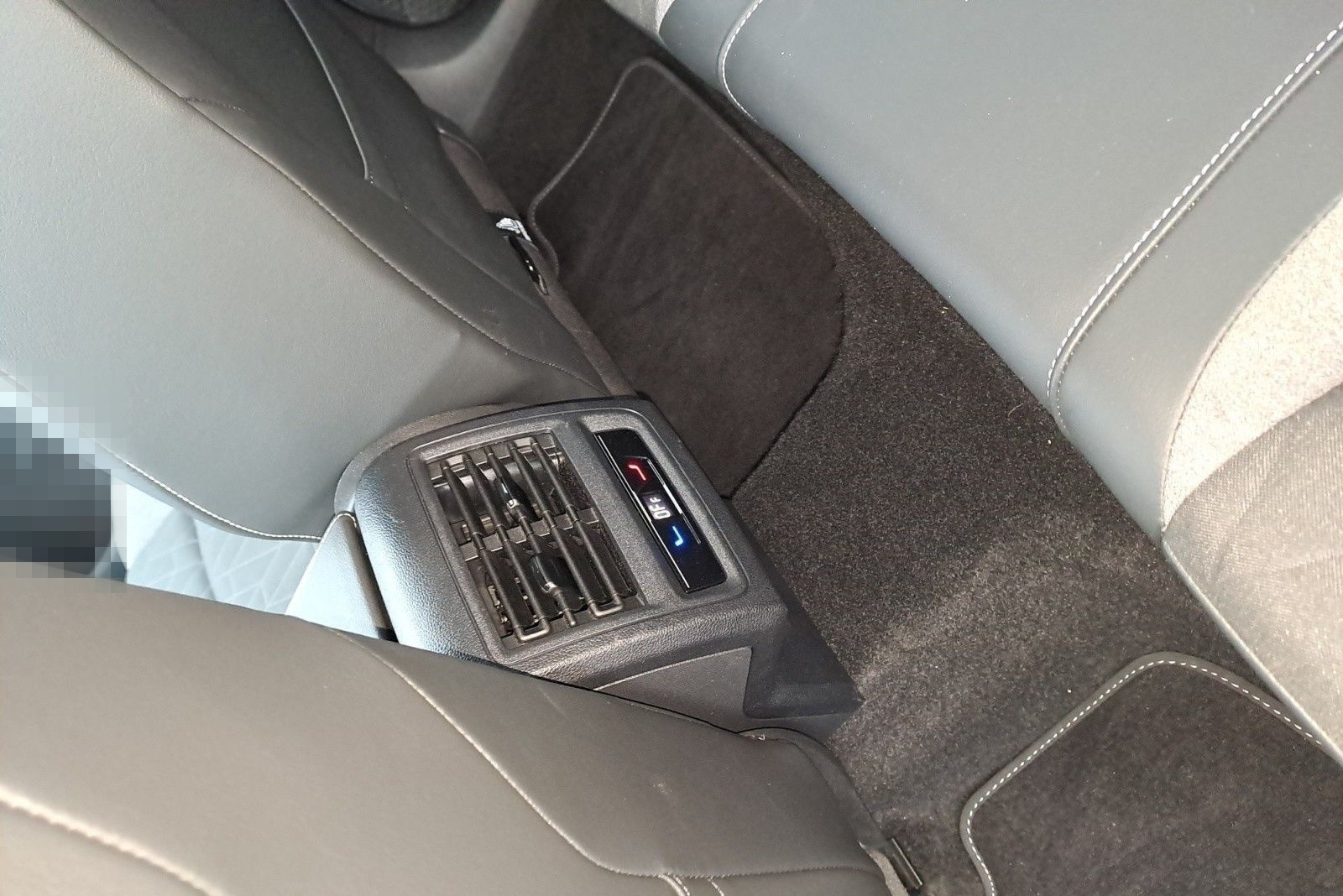 Volkswagen Golf 1.5 eTSI DSG Life *LED*AHK*DAB* foto 11