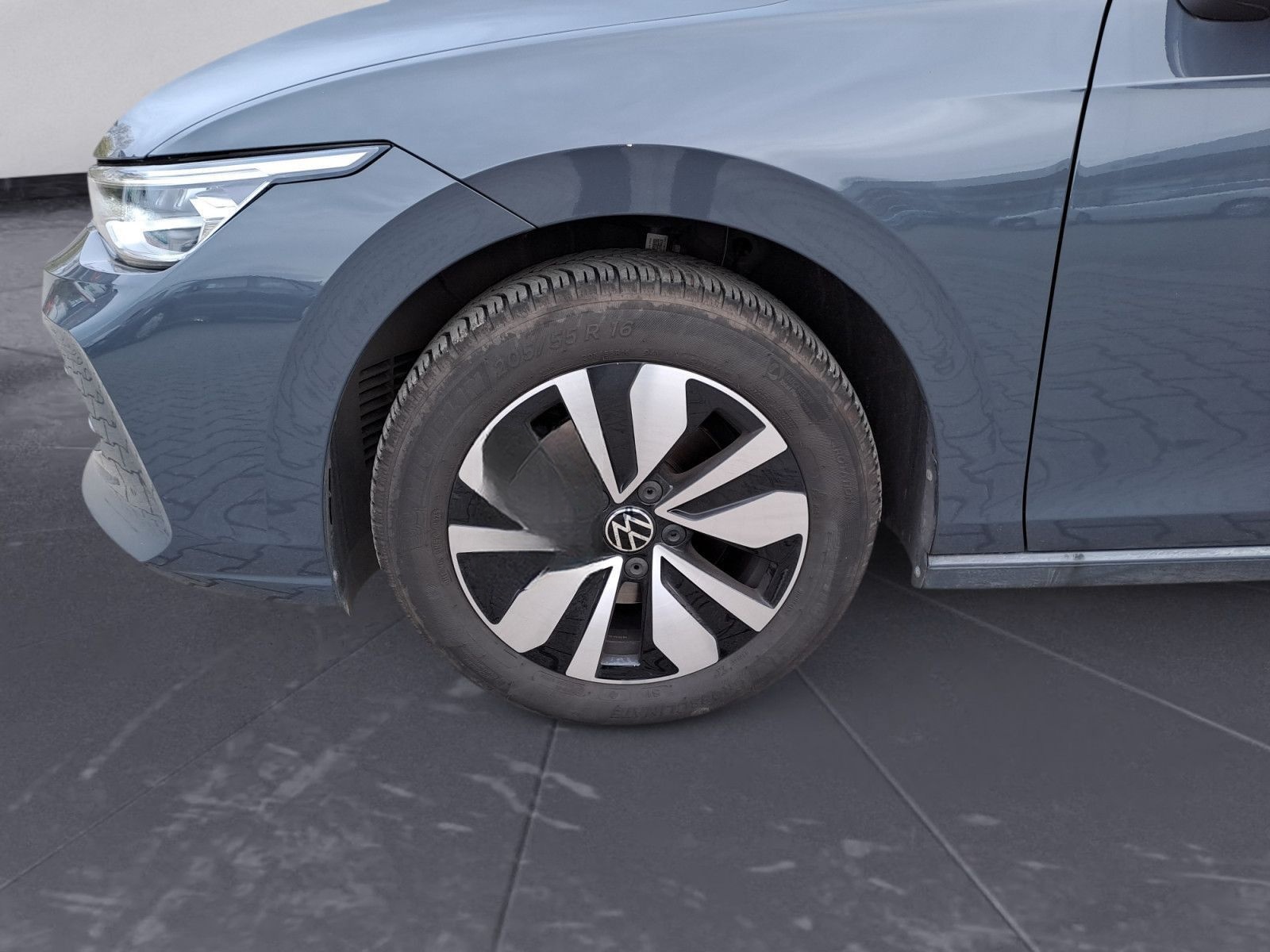 Volkswagen Golf 1.5 eTSI DSG Life *LED*AHK*DAB* foto 8