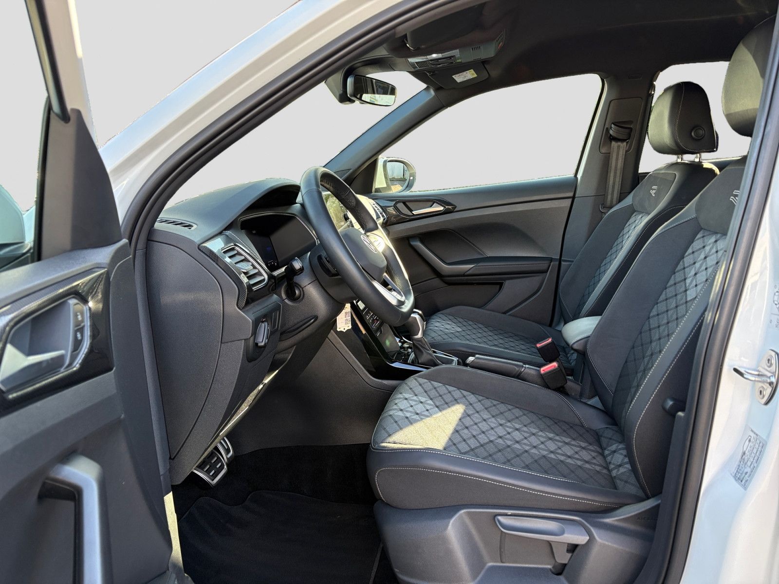 Volkswagen T-Cross 1.5 TSI DSG R-Line AHK Matrix Navi Sitzh foto 12