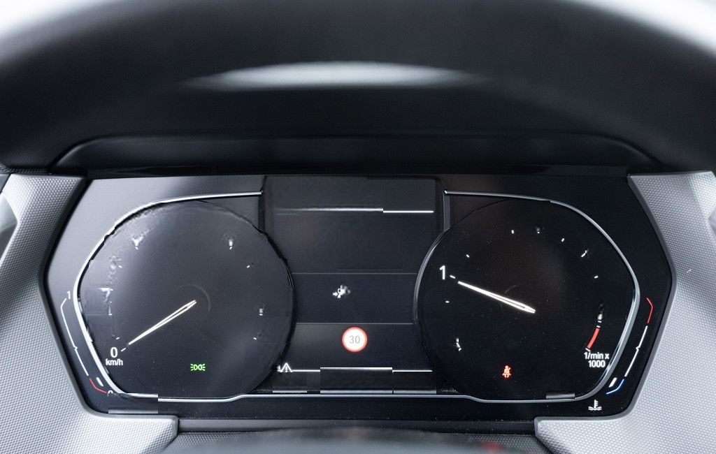 BMW 118d Advantage PANO AHK LED W-LAN NAVI KAMERA foto 14