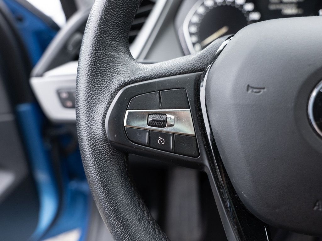 BMW 118d Advantage PANO AHK LED W-LAN NAVI KAMERA foto 23