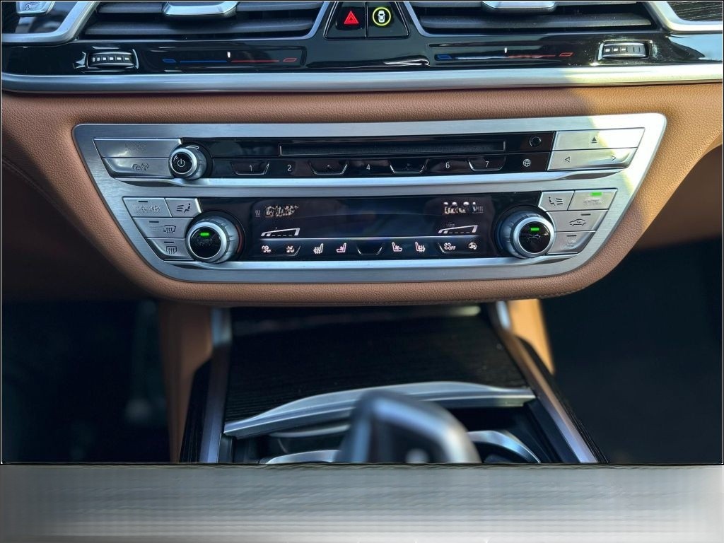 BMW 750d xDrive Harman-Kardon PANO*Cam*StandHz*SoftC foto 32