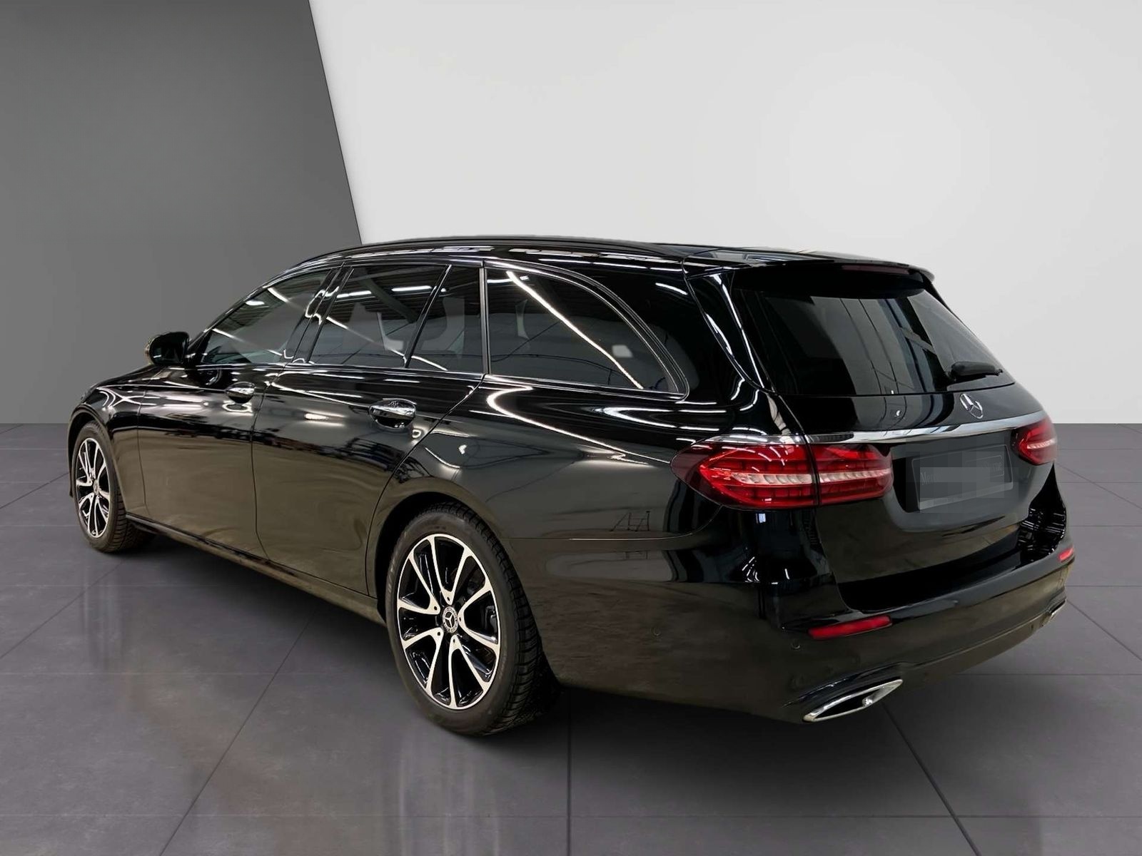 Mercedes-Benz E 220 d T AVANTGARDE+360°Kam+Night+Distr+Burmest foto 4