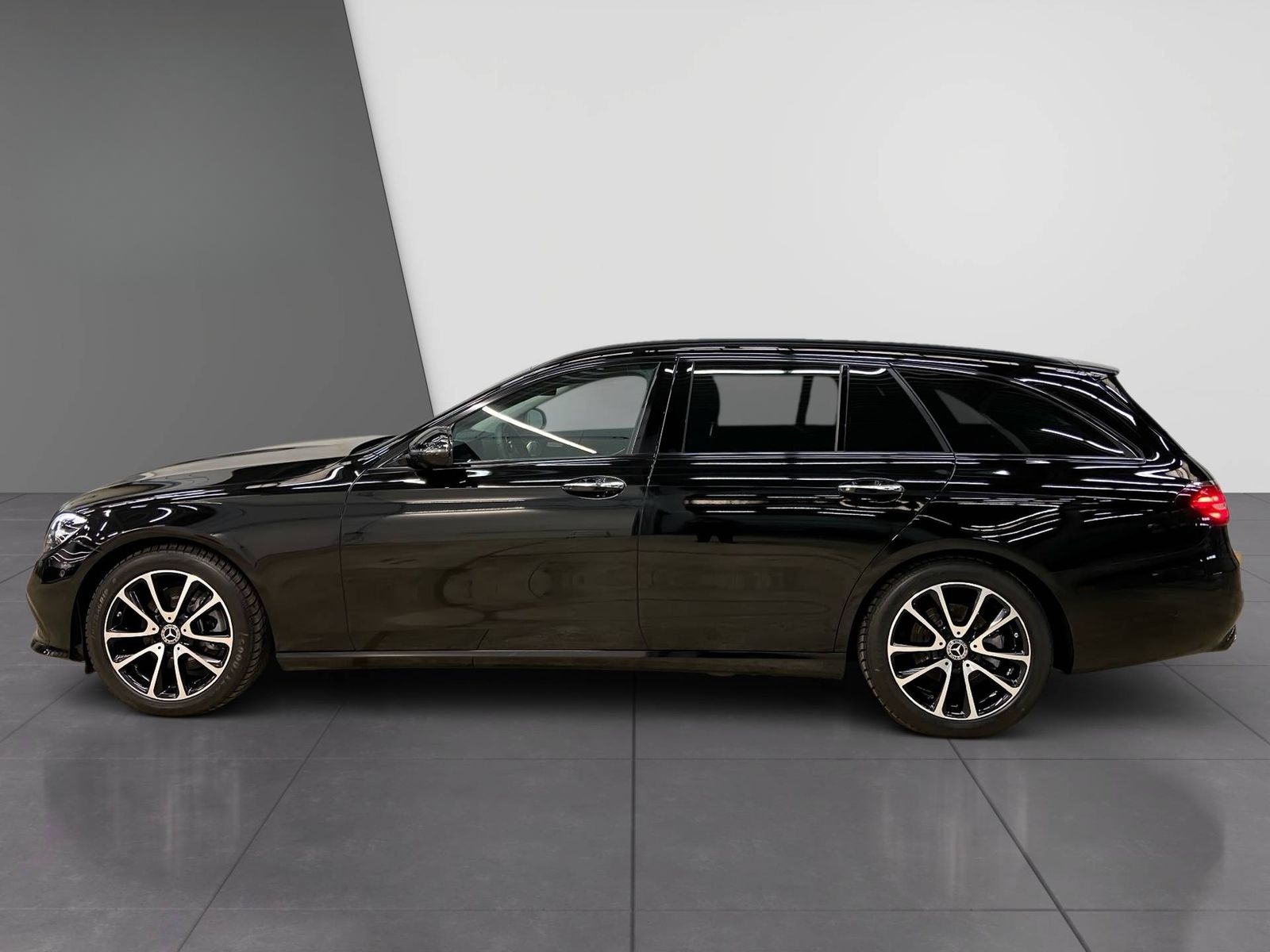 Mercedes-Benz E 220 d T AVANTGARDE+360°Kam+Night+Distr+Burmest foto 5