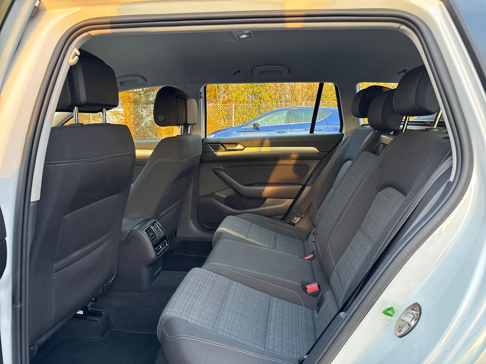 Volkswagen Passat Variant TDi DSG Business IQ.Light Kamera foto 9