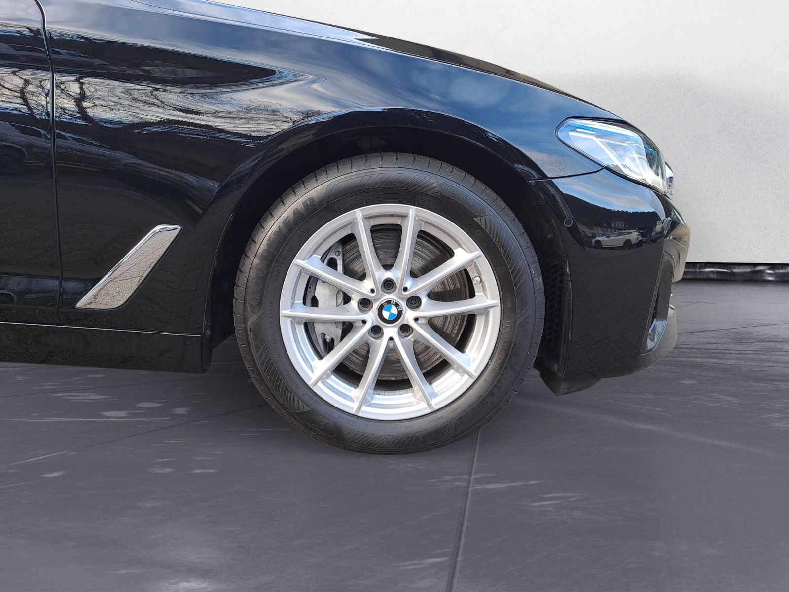 BMW 540d xDrive Innovationsp. Sport Aut. EDC Head-Up foto 12