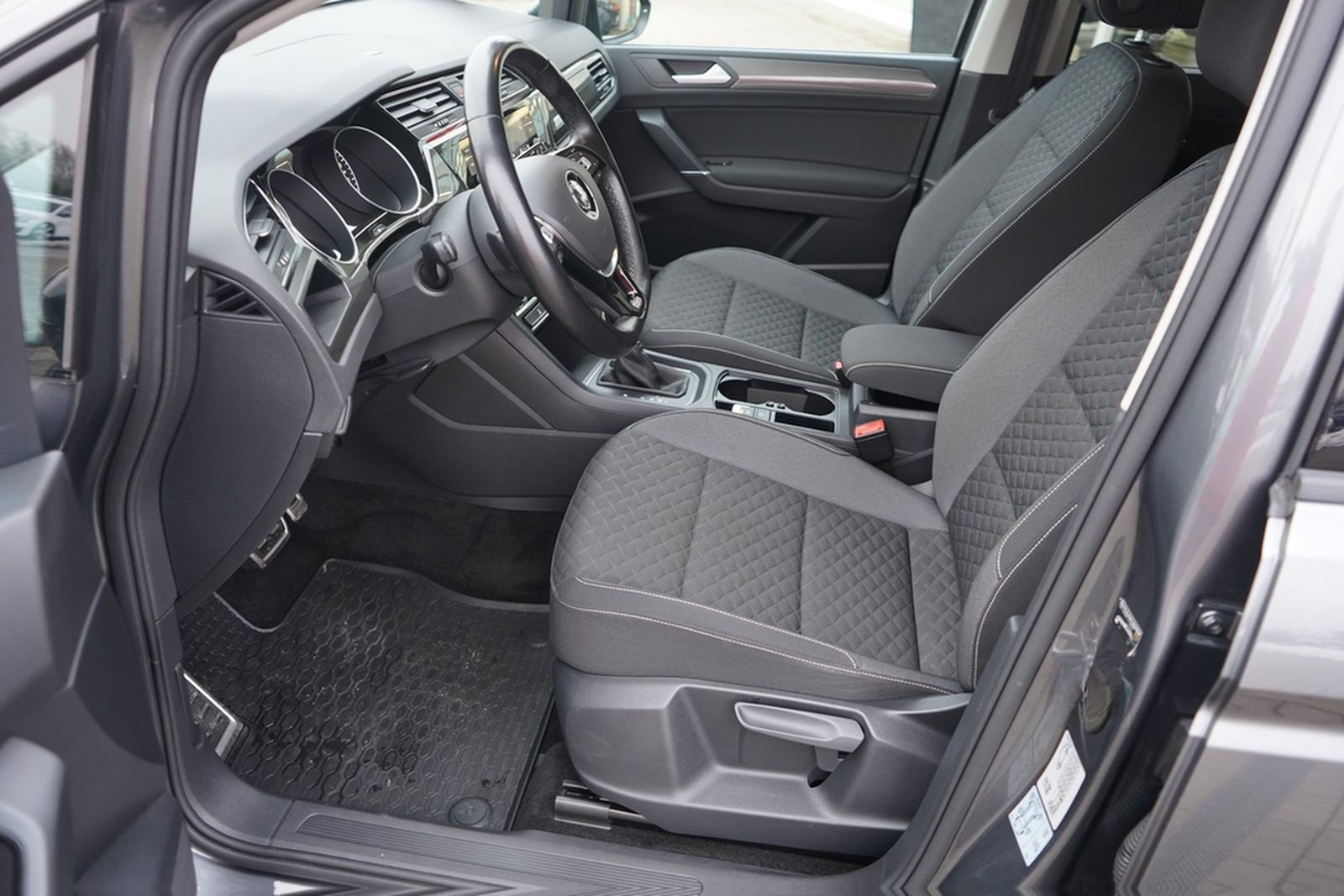 Volkswagen Touran 1.4 TSI Join LED Navi Sitzheizung ACC PDC foto 30