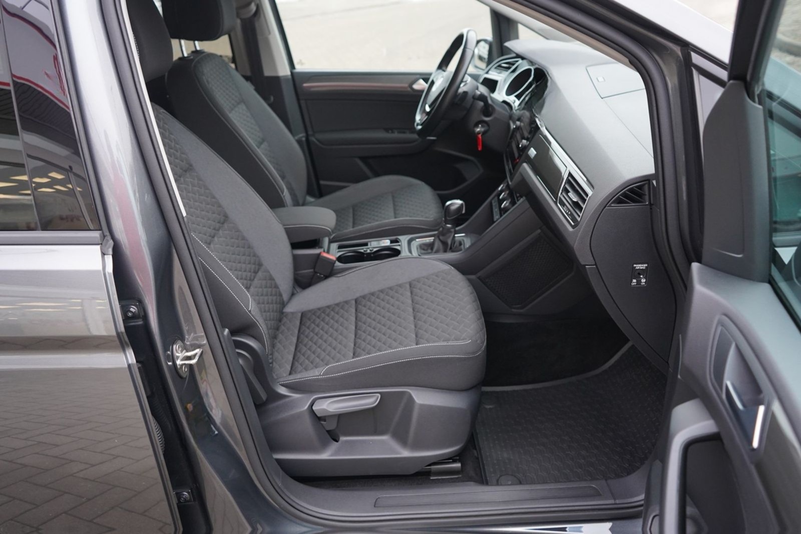 Volkswagen Touran 1.4 TSI Join LED Navi Sitzheizung ACC PDC foto 32