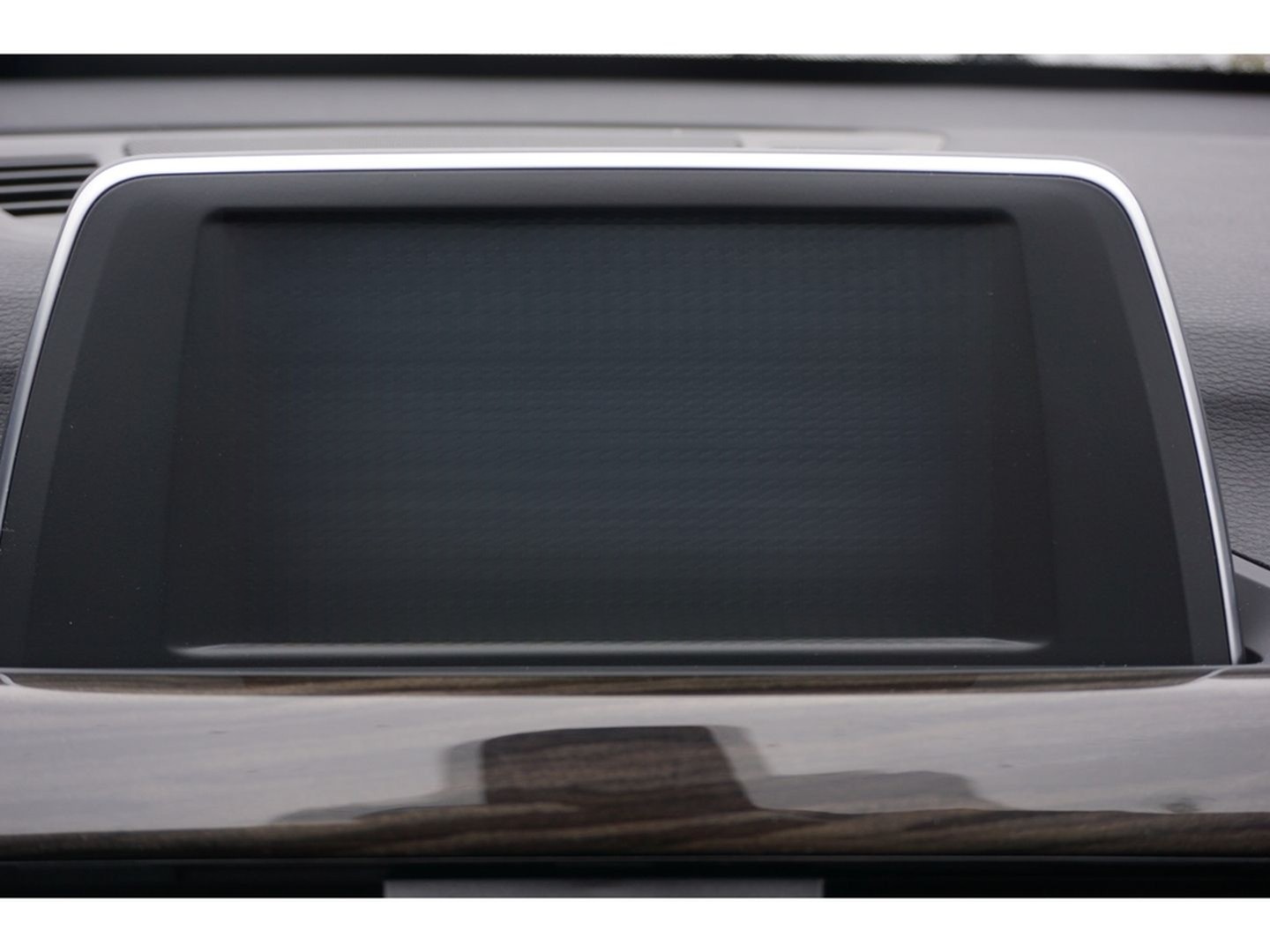 BMW X1 xDrive20i xLine Aut. Navi LED SHZ HiFi el.Hec foto 18