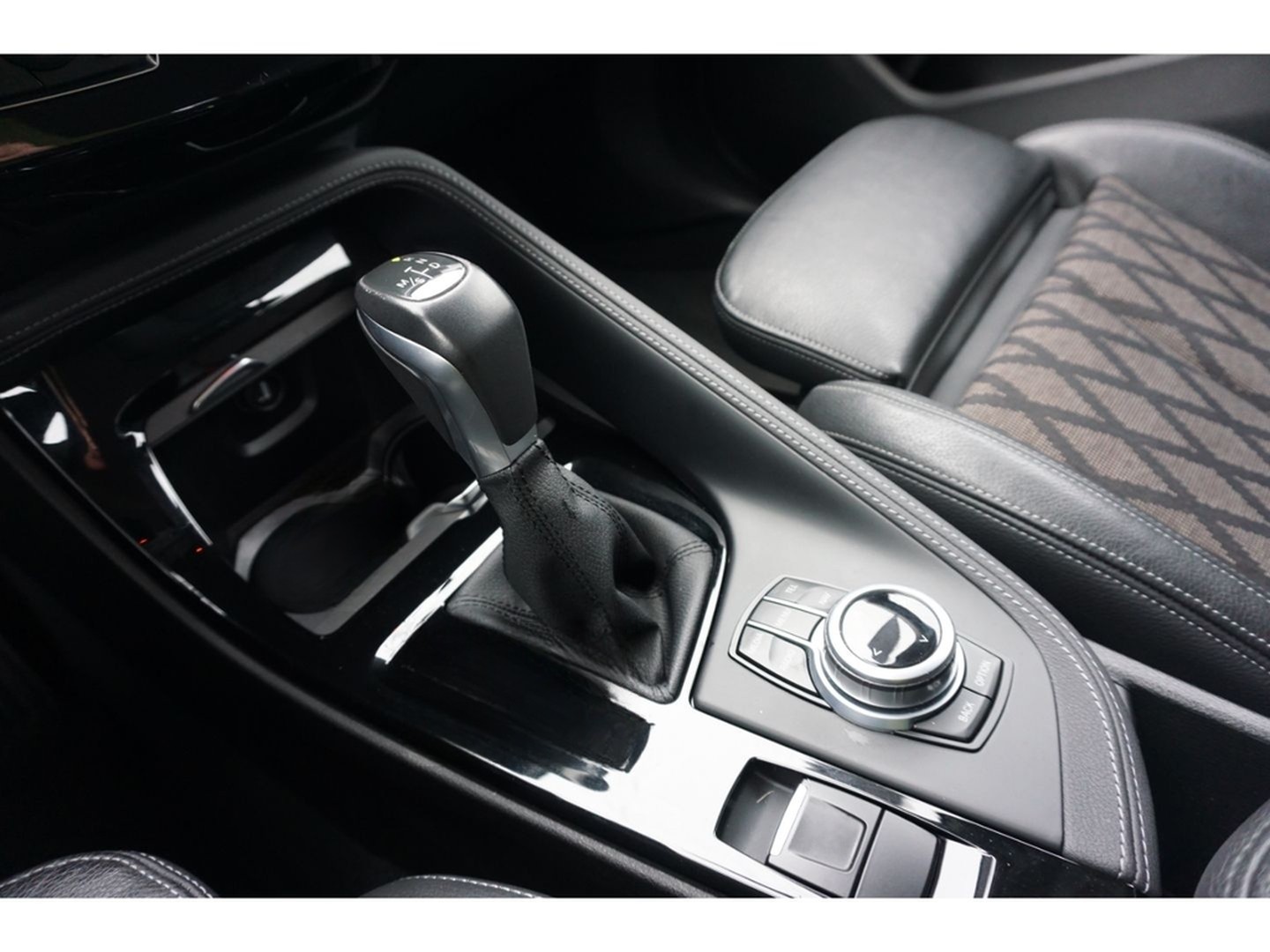 BMW X1 xDrive20i xLine Aut. Navi LED SHZ HiFi el.Hec foto 23