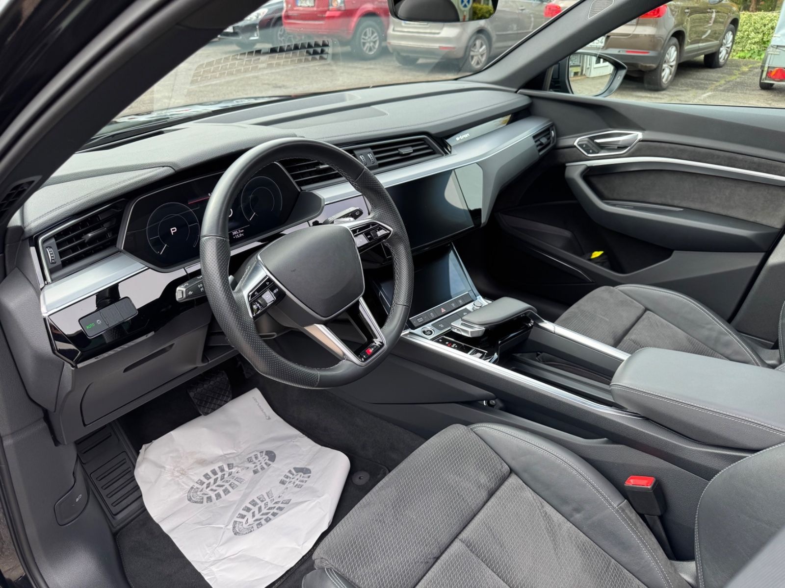 Audi e-tron 55 quattro S line Panorama/AHK/Head up foto 12