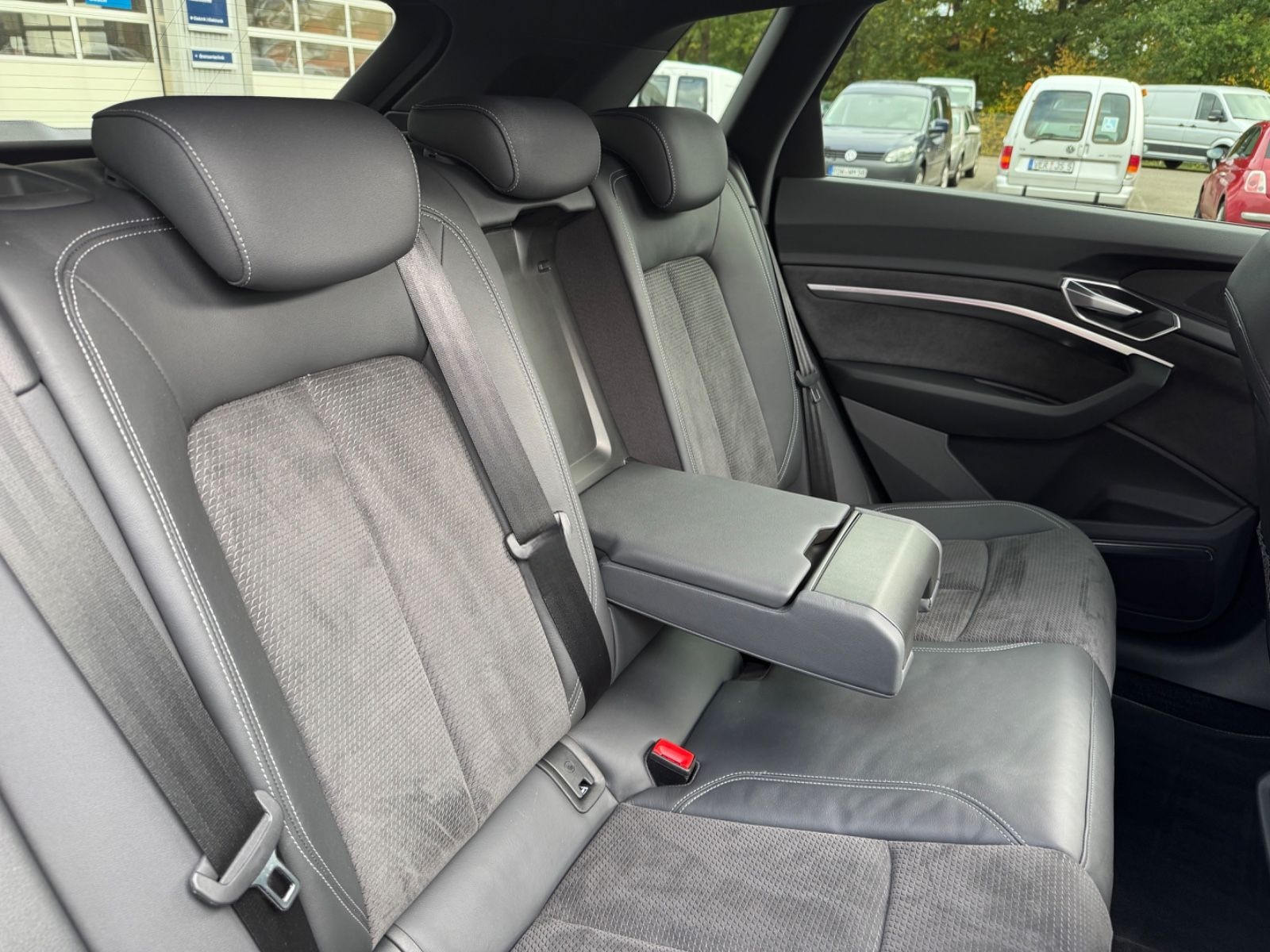 Audi e-tron 55 quattro S line Panorama/AHK/Head up foto 8